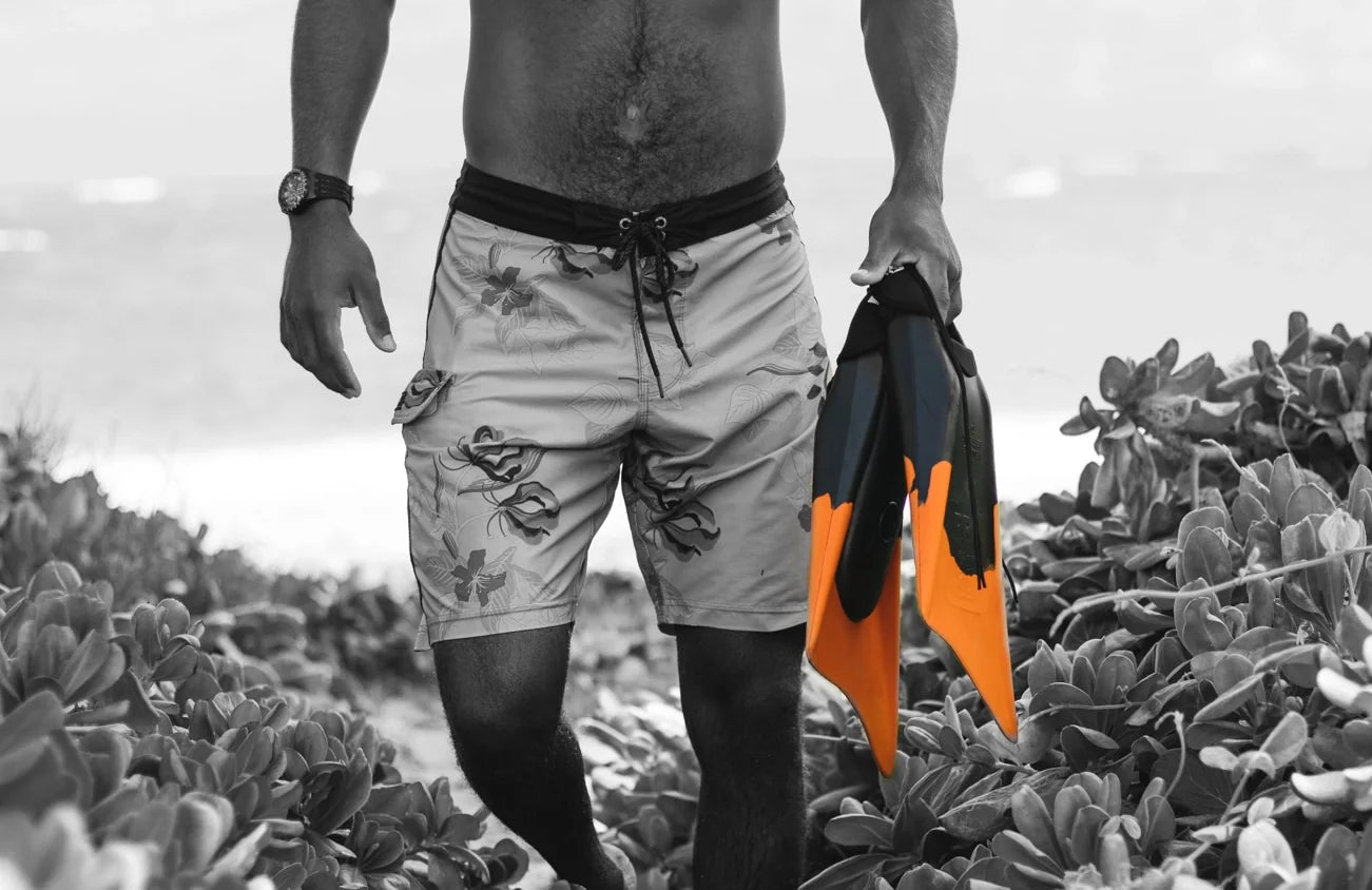 churchill-makapuu-pro-natural-gum-rubber-b5 FINSORANGE_BLACKLIFESTYLE.webp